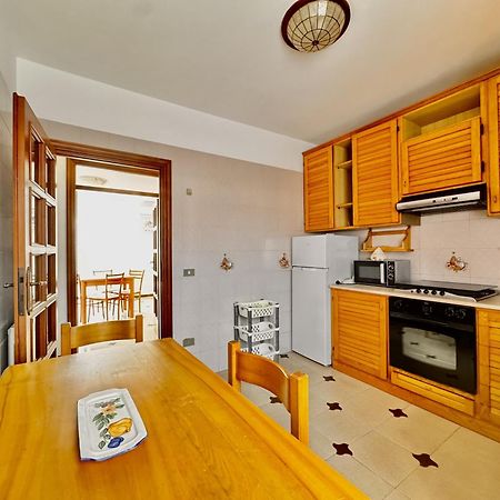 Holidaycasa Leone - Con Posto Auto A 200Mt Dal Mare Sperlonga Exterior photo
