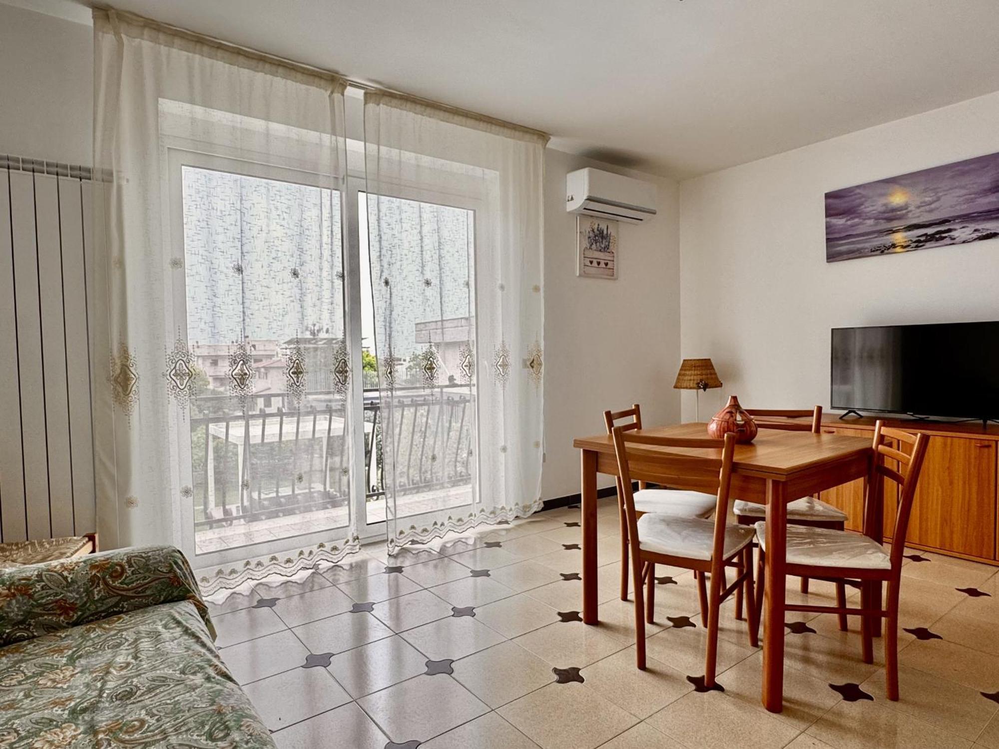 Holidaycasa Leone - Con Posto Auto A 200Mt Dal Mare Sperlonga Exterior photo